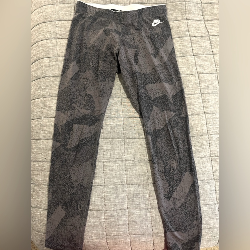 Nike Grey Leggings, Size Medium, small hole on lower thigh